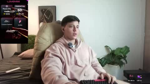 Snapshot of thom_ohtani chatting on 02/12/26, 12:49 thom_ohtani online show from 02/12/26, 12:49