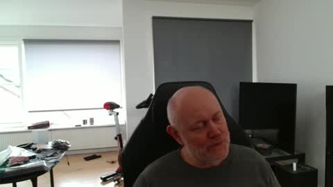 thomas315627 online show from 04/14/26, 11:16