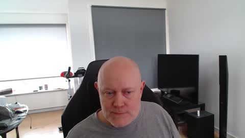 Snapshot of thomas315627 chatting on 05/13/26, 01:30 thomas315627 online show from 05/13/26, 01:30