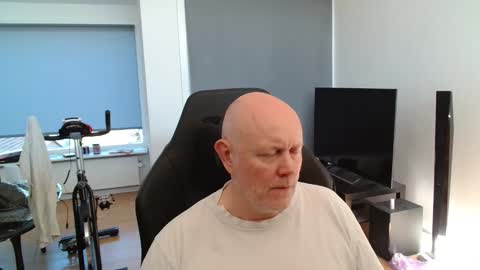 Snapshot of thomas315627 chatting on 05/25/26, 06:19 thomas315627 online show from 05/25/26, 06:19