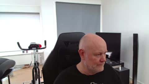 thomas806035 online show from 07/31/26, 10:14