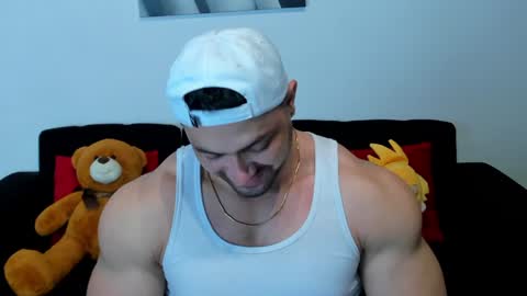 Thomas Brandon online show from 02/02/25, 02:06