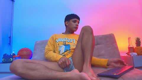 Snapshot of thomas_elg chatting on 11/20/25, 01:50 THOMAS JOHANN online show from 11/20/25, 01:50