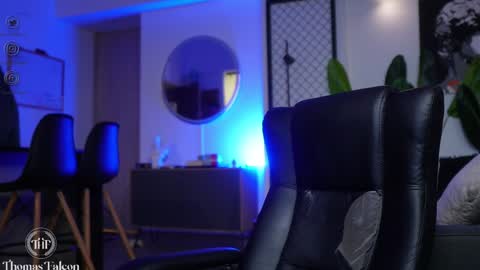 Thomas Falcon online show from 01/17/25, 03:12