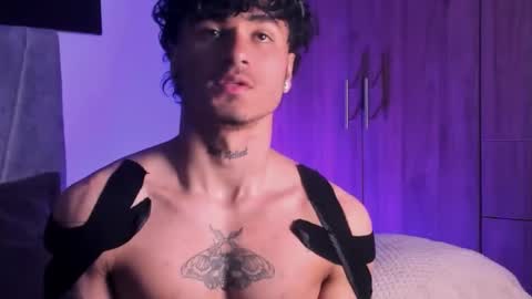 Snapshot of thomas_fit1 chatting on 09/11/25, 04:12 Thomas 3 JUST STAY AND BE MY LAST LOVE online show from 09/11/25, 04:12