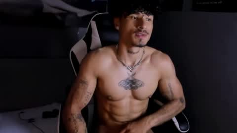 Snapshot of thomas_fit1 chatting on 04/18/26, 06:06 Thomas 3 JUST STAY AND BE MY LAST LOVE online show from 04/18/26, 06:06