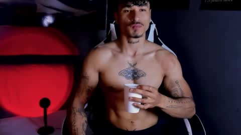 Snapshot of thomas_fit1 chatting on 05/05/26, 02:41 Thomas 3 JUST STAY AND BE MY LAST LOVE online show from 05/05/26, 02:41