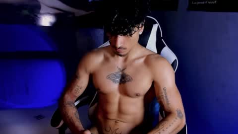 Snapshot of thomas_fit1 chatting on 05/08/26, 03:45 Thomas 3 JUST STAY AND BE MY LAST LOVE online show from 05/08/26, 03:45