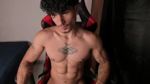 Snapshot of thomas_fit1 chatting on 05/30/26, 03:58 Thomas 3 JUST STAY AND BE MY LAST LOVE online show from 05/30/26, 03:58