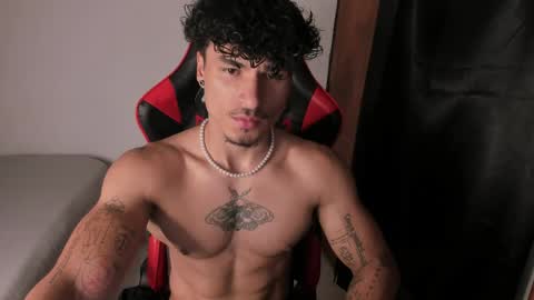 Snapshot of thomas_fit1 chatting on 06/01/26, 01:40 Thomas 3 JUST STAY AND BE MY LAST LOVE online show from 06/01/26, 01:40