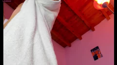 Snapshot of thomas_k7 chatting on 09/19/25, 02:46 Thomas online show from 09/19/25, 02:46