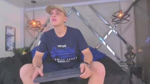 ---Thomas--- online show from 02/24/25, 07:22