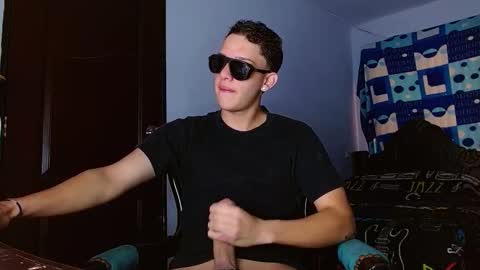 ---Thomas--- online show from 12/01/25, 03:50