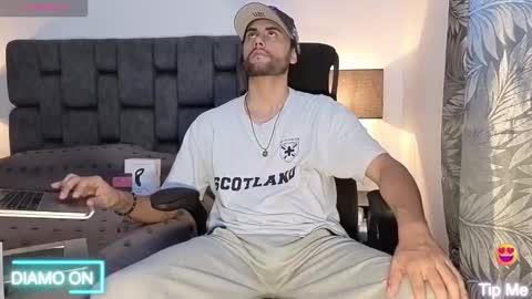 Thomas online show from 10/01/25, 04:35