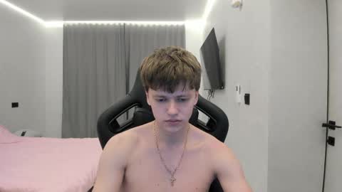 Tomas online show from 04/11/26, 07:07