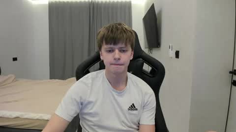 Tomas online show from 04/24/26, 02:19