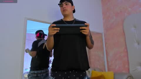 Thomas and Faon  online show from 03/25/26, 04:07