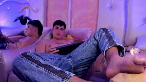 Thomas and Faon  online show from 04/01/26, 04:24