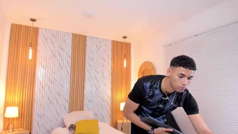 Thomas online show from 02/15/25, 07:28