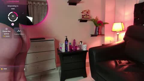 Snapshot of thomasandsamantha chatting on 02/13/26, 01:51 thomasandsamantha online show from 02/13/26, 01:51