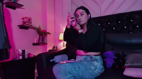 Snapshot of thomasandsamantha chatting on 02/26/26, 12:59 thomasandsamantha online show from 02/26/26, 12:59