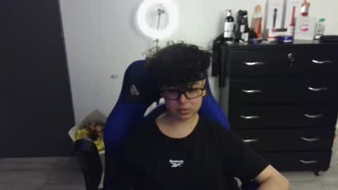 Snapshot of thomascooper_cams chatting on 01/25/25, 06:34 VALERIA online show from 01/25/25, 06:34