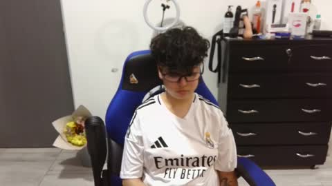 Snapshot of thomascooper_cams chatting on 01/26/25, 04:41 VALERIA online show from 01/26/25, 04:41