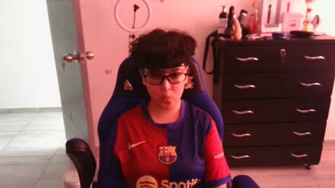 Snapshot of thomascooper_cams chatting on 01/29/25, 02:53 VALERIA online show from 01/29/25, 02:53