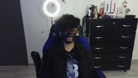 Snapshot of thomascooper_cams chatting on 01/31/25, 01:54 VALERIA online show from 01/31/25, 01:54