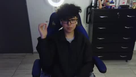 Snapshot of thomascooper_cams chatting on 02/04/25, 08:24 VALERIA online show from 02/04/25, 08:24