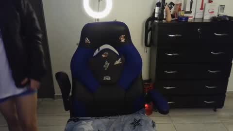 Snapshot of thomascooper_cams chatting on 02/05/25, 11:28 VALERIA online show from 02/05/25, 11:28