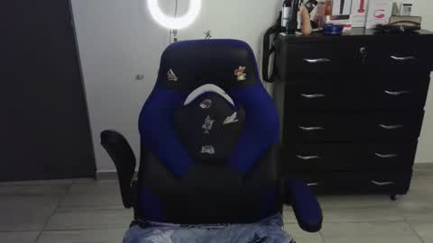 Snapshot of thomascooper_cams chatting on 02/06/25, 02:33 VALERIA online show from 02/06/25, 02:33