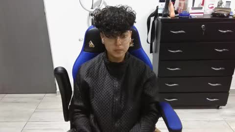 Snapshot of thomascooper_cams chatting on 02/09/25, 07:05 VALERIA online show from 02/09/25, 07:05