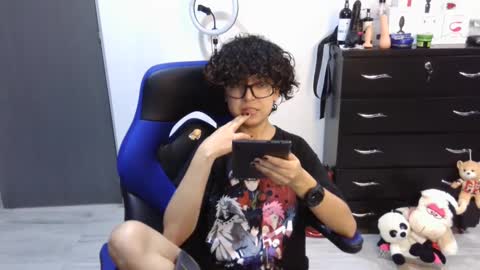 Snapshot of thomascooper_cams chatting on 09/22/25, 07:05 VALERIA online show from 09/22/25, 07:05