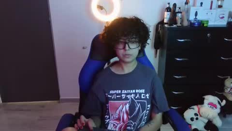 Snapshot of thomascooper_cams chatting on 10/04/25, 06:50 VALERIA online show from 10/04/25, 06:50