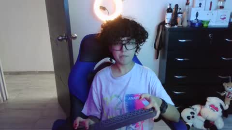 Snapshot of thomascooper_cams chatting on 10/10/25, 07:46 VALERIA online show from 10/10/25, 07:46