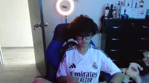 Snapshot of thomascooper_cams chatting on 10/22/25, 05:56 VALERIA online show from 10/22/25, 05:56