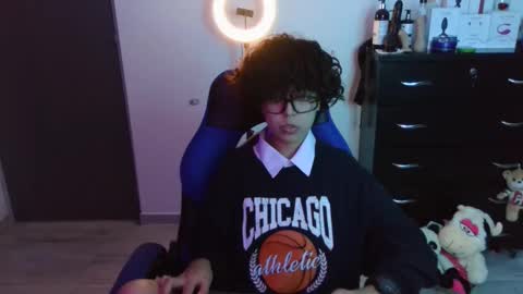 Snapshot of thomascooper_cams chatting on 10/24/25, 08:05 VALERIA online show from 10/24/25, 08:05