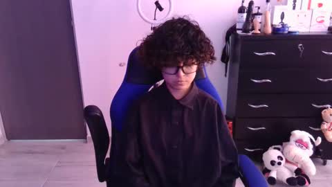 Snapshot of thomascooper_cams chatting on 11/01/25, 05:37 VALERIA online show from 11/01/25, 05:37