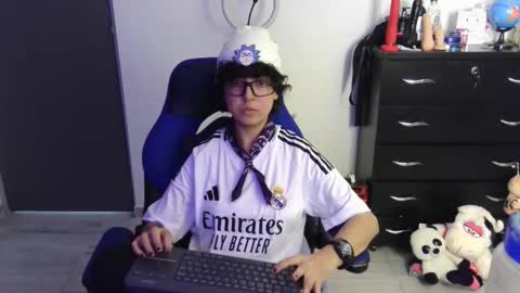 VALERIA online show from 04/15/26, 07:43