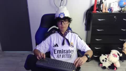 VALERIA online show from 04/15/26, 08:09