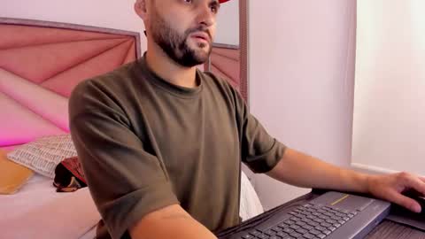 Snapshot of thomasdavila chatting on 10/22/25, 02:12 thomasdavila online show from 10/22/25, 02:12