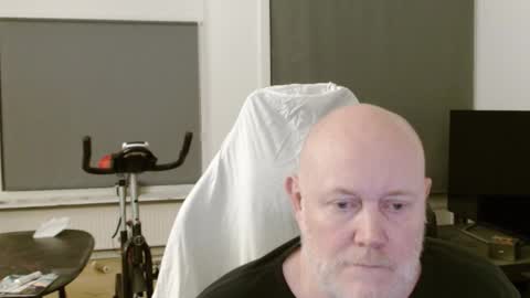 thomash32 online show from 09/09/25, 08:52