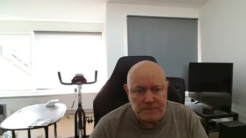 thomash32 online show from 09/15/25, 12:16