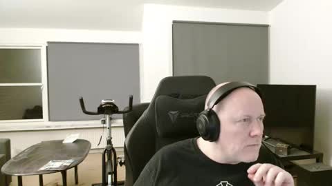 thomash32 online show from 09/22/25, 08:00