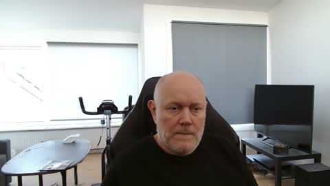 thomash32 online show from 09/25/25, 08:51