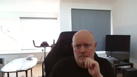 thomash32 online show from 09/26/25, 12:53