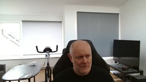 thomash32 online show from 10/09/25, 09:40