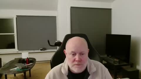 thomash32 online show from 11/13/25, 10:41