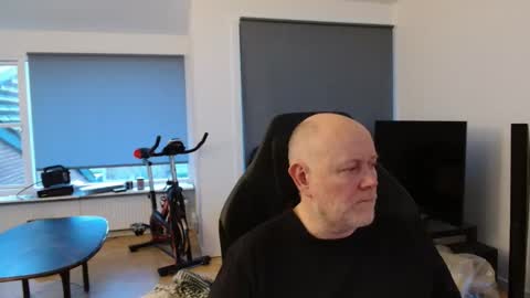 thomash32 online show from 01/16/26, 03:05